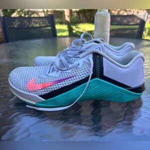 Nike Metcon 6 W11 Football Grey/Flash Crimson